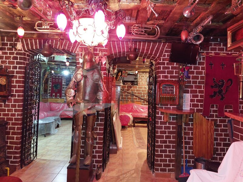 Amzei, spatiul Mezepoka, spatiu comercial in acte, intrare separata, 82 mp.