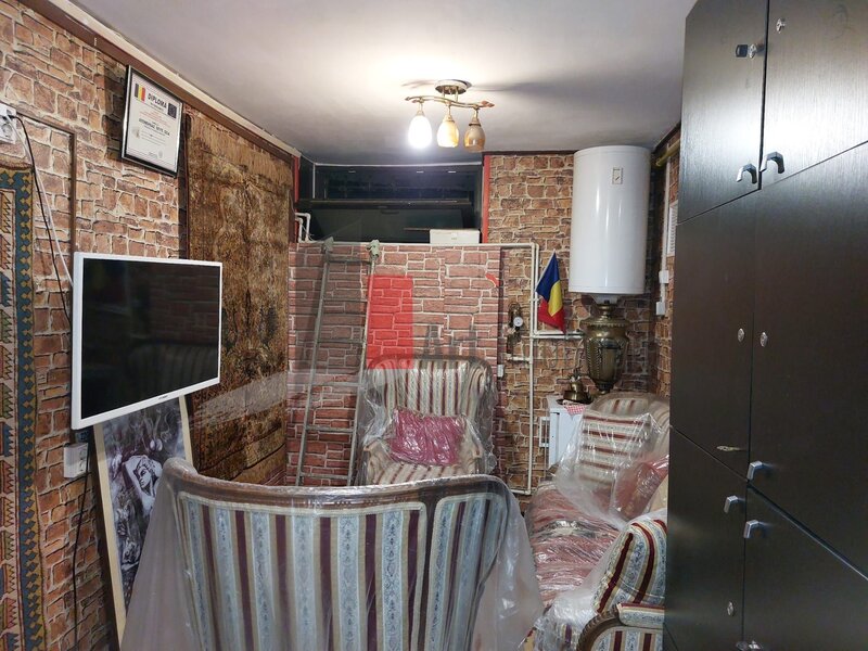 Amzei, spatiul Mezepoka, spatiu comercial in acte, intrare separata, 82 mp.